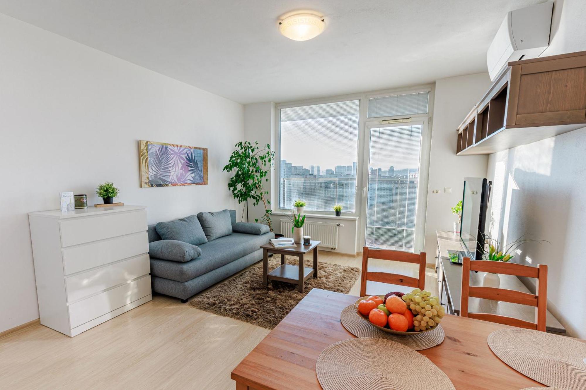 Sunny Apartment With Amazing Terrace On The 13Th Floor Near City Center Bratislava Dış mekan fotoğraf